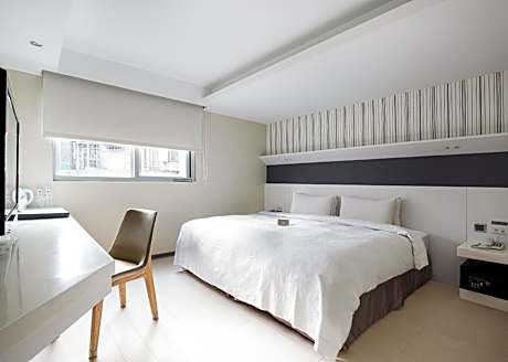 King Bed - Non-Smoking