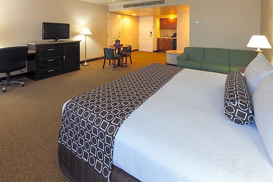 Best Western Plus Nuevo Laredo Inn & Suites