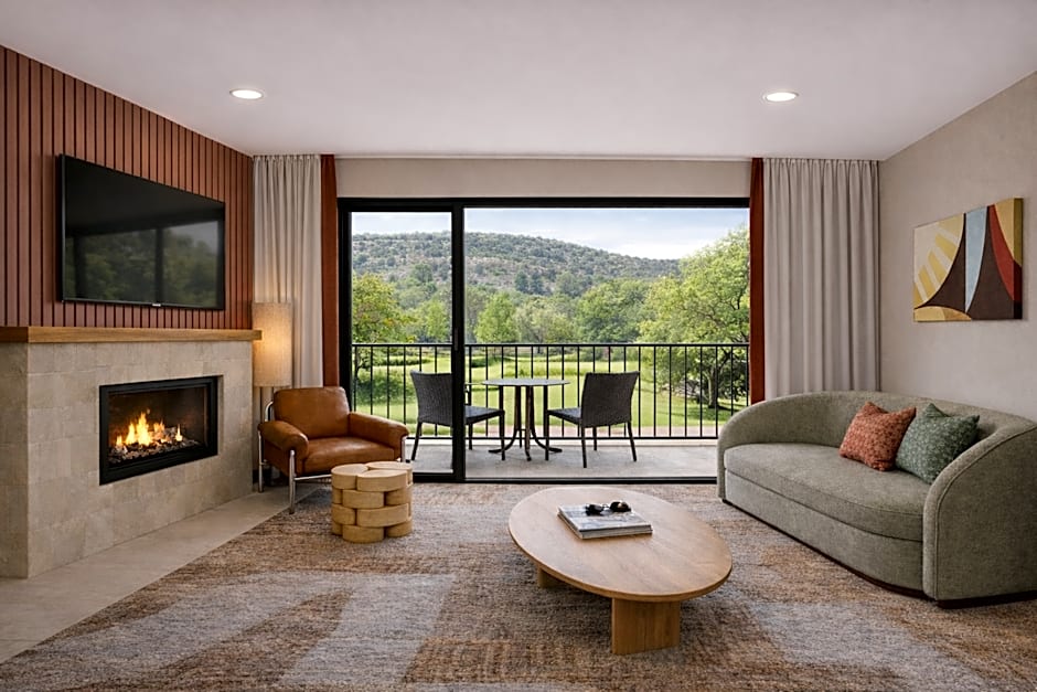 Photo 1 of 6 of 1 King Bed with Sofabed, Balcony