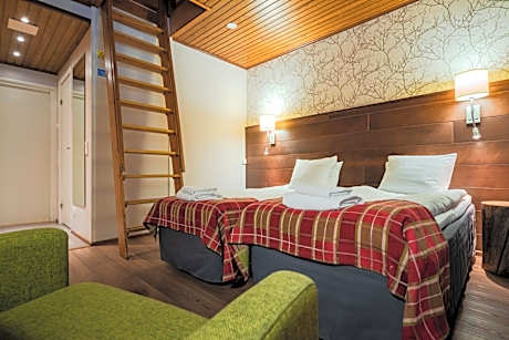 Family Room with Sauna