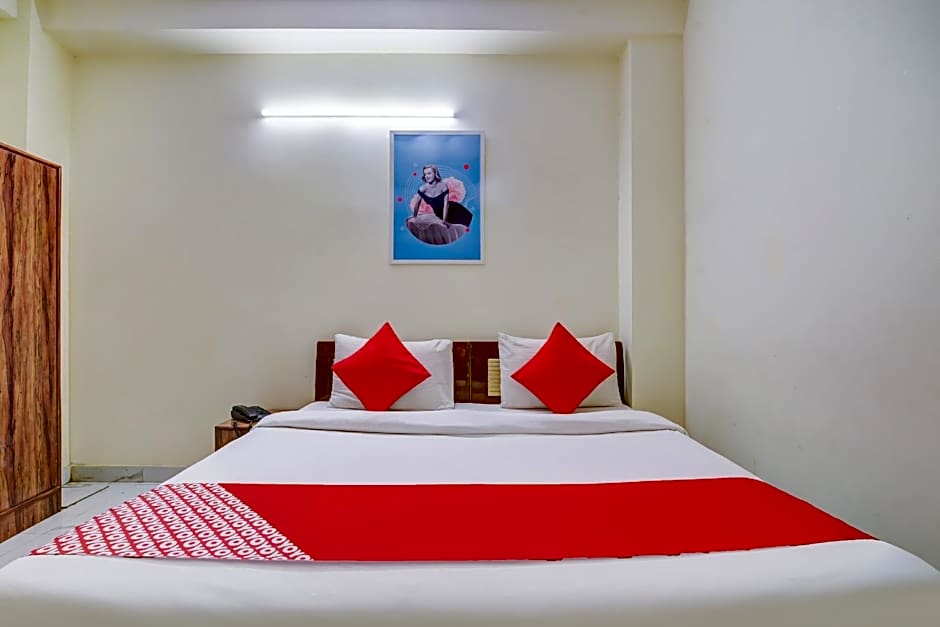 Hotel O Vishwakarma Palace