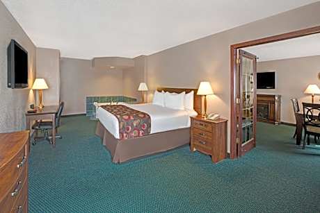 King Suite with Jetted Tub - Non-Smoking