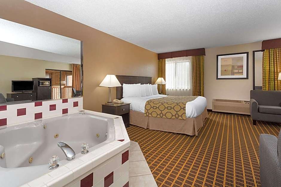 Baymont by Wyndham Harvard