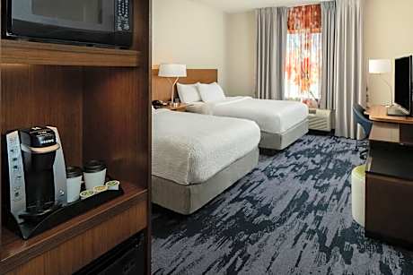 Queen Room with Two Queen Beds and Bathtub - Mobility Access