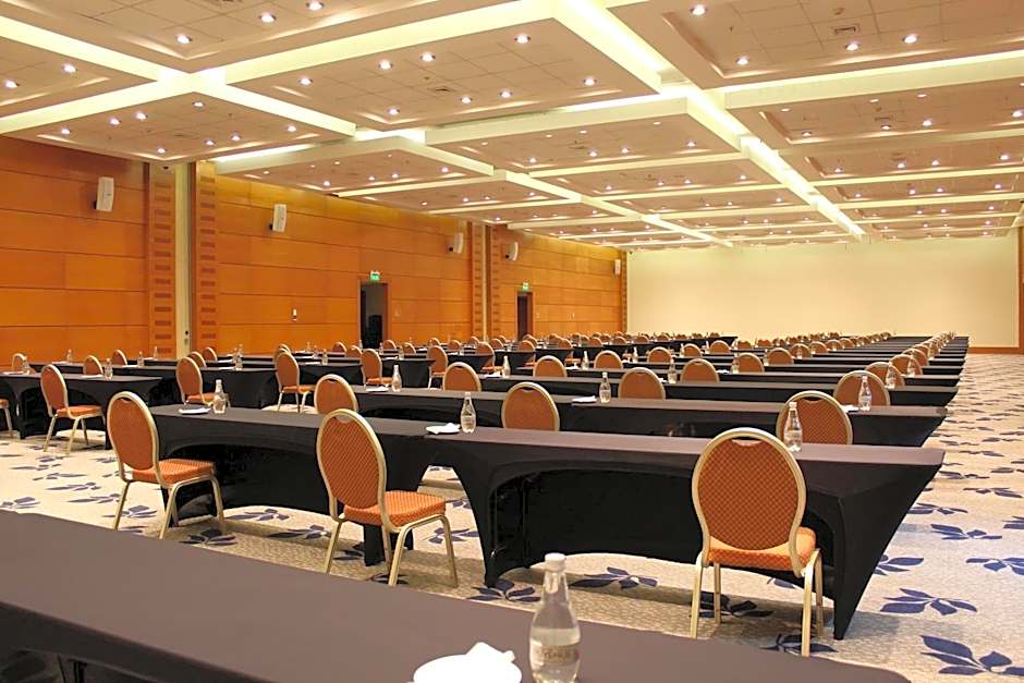 Sheraton Miramar Hotel & Convention Center