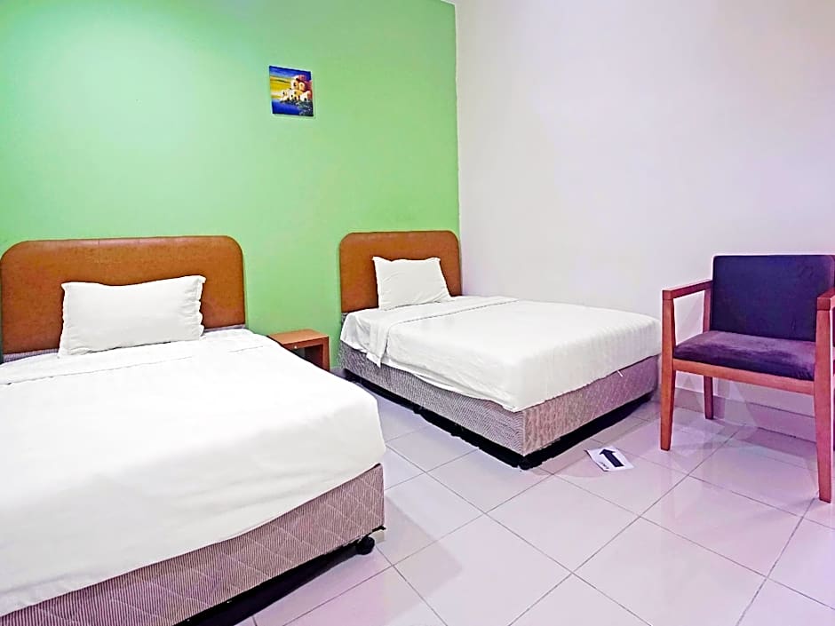 Hotel O Night Queen salak Tinggi