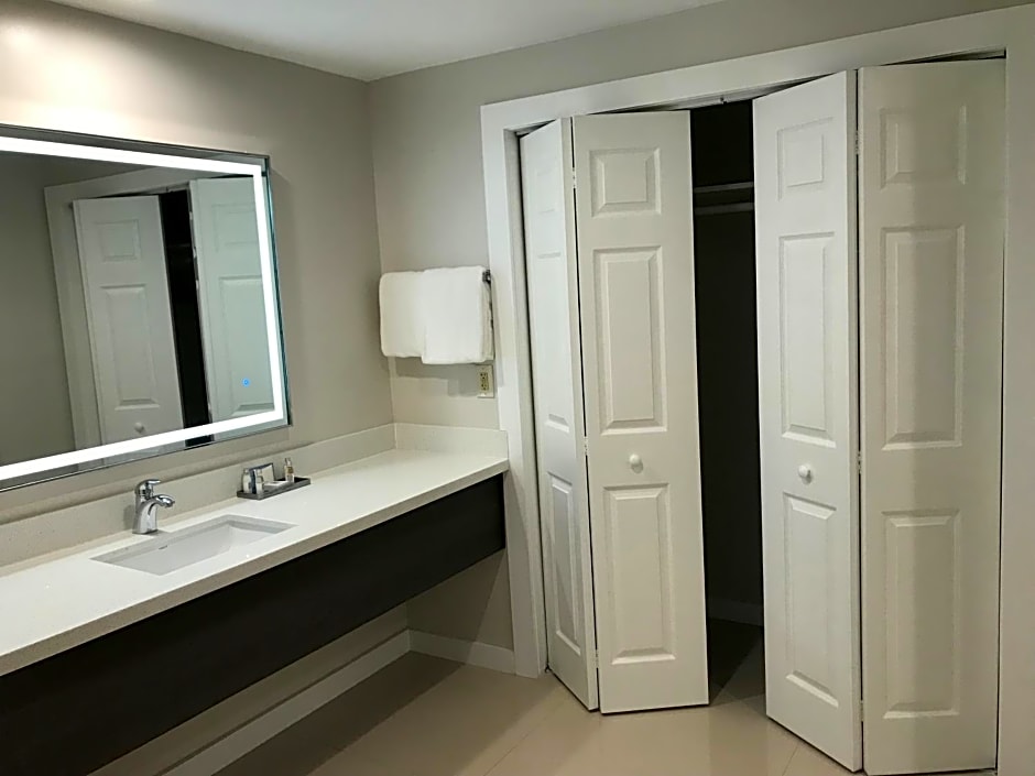 HoM, A Trademark Collection Hotel