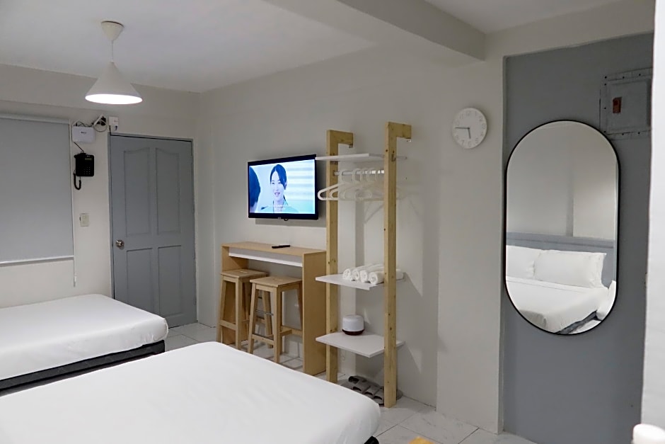 Dragonfly Transient House