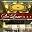 De Luxe Hotel