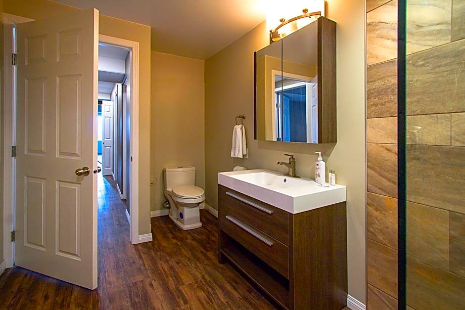 Howey Bay Motel