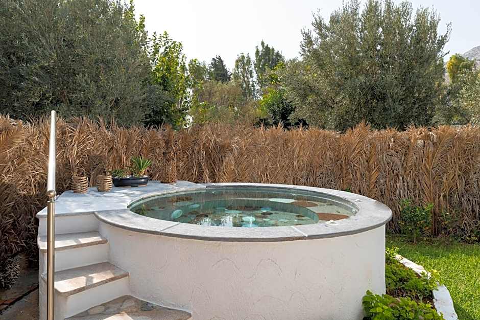 Elefteria Apts & Suites