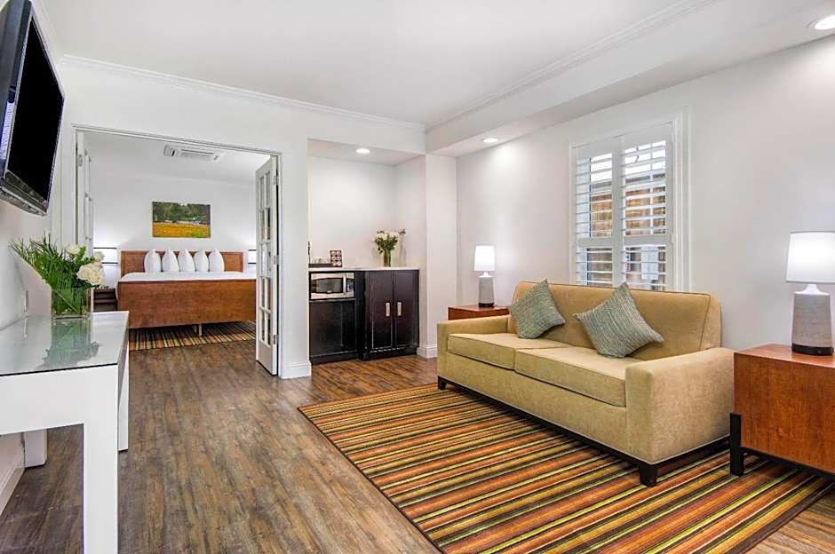 Aggie Inn, an Ascend Collection Hotel