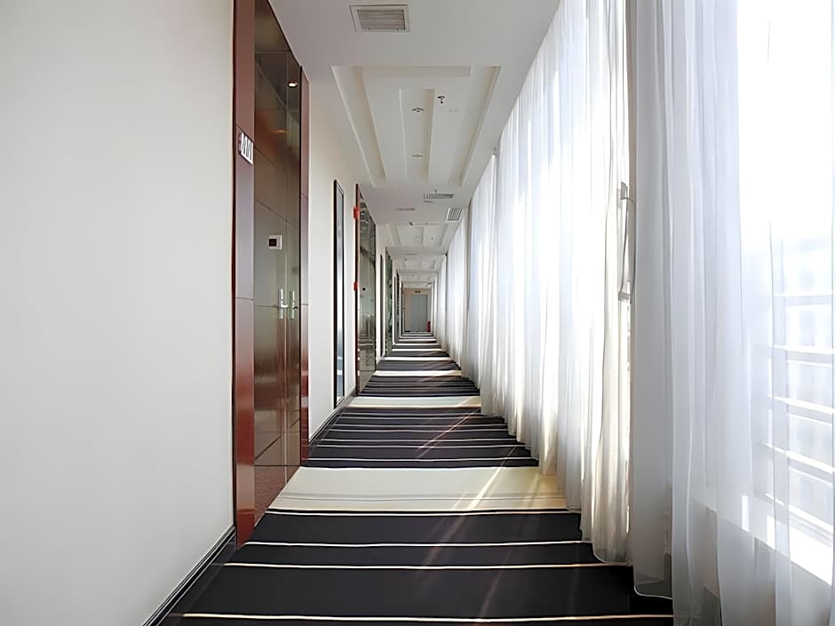 Calvin Hotel