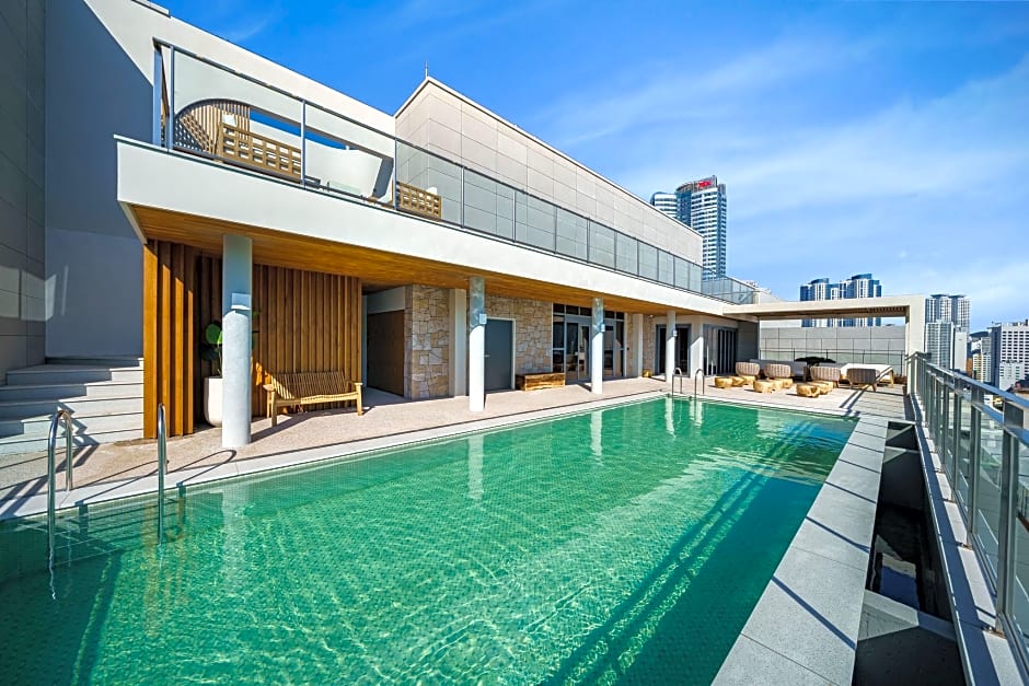 HOUND HOTEL SIGNATURE