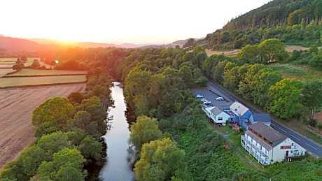 Roadhouse Llanwenarth