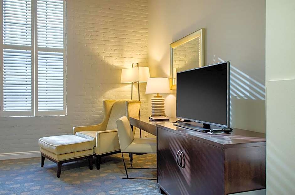 THE RIVERFRONT HOTEL NEW ORLEANS