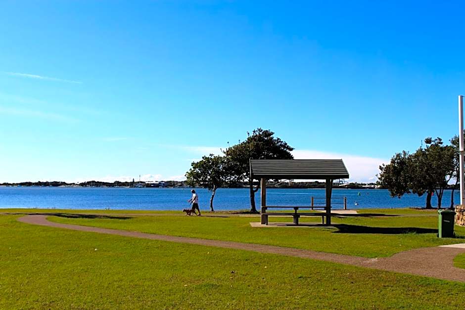 Crystal Bay On The Broadwater