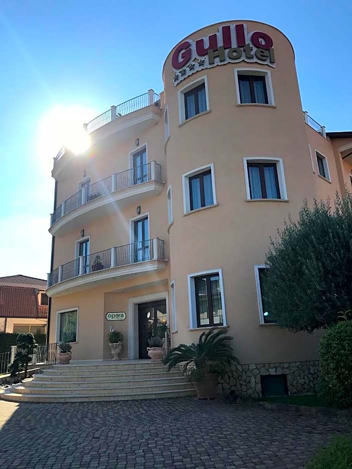 Gullo Hotel