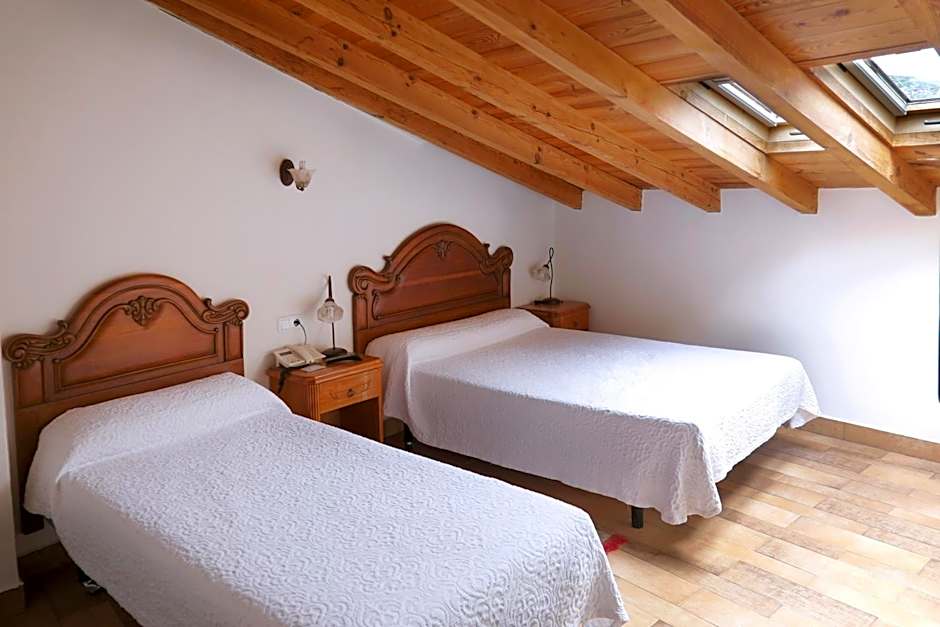 Photo 1 of 2 of Attic 2 Beds