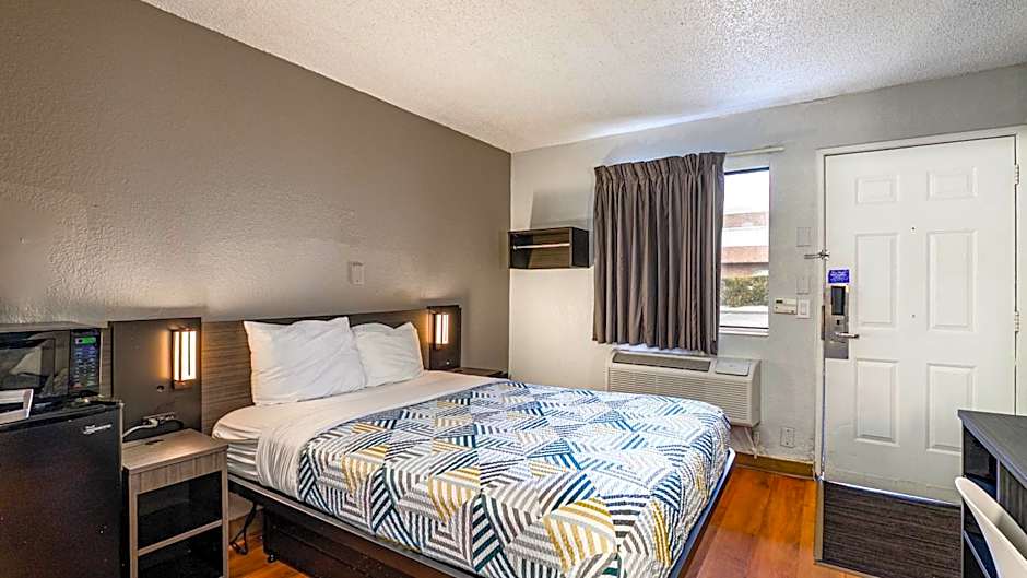 Motel 6-Wethersfield, CT - Hartford