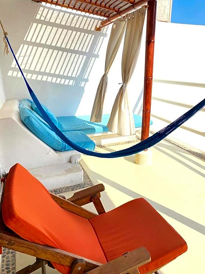 Casa de las Olas Surf & Beach Club