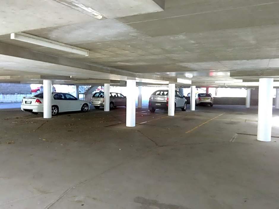 Palm Court Motor Inn