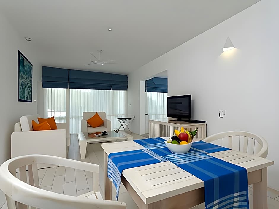 Trinco Blu by Cinnamon