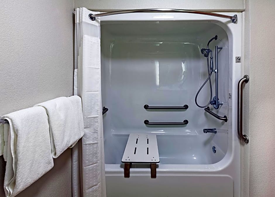 Holiday Inn Express Hotel and Suites Jenks By IHG