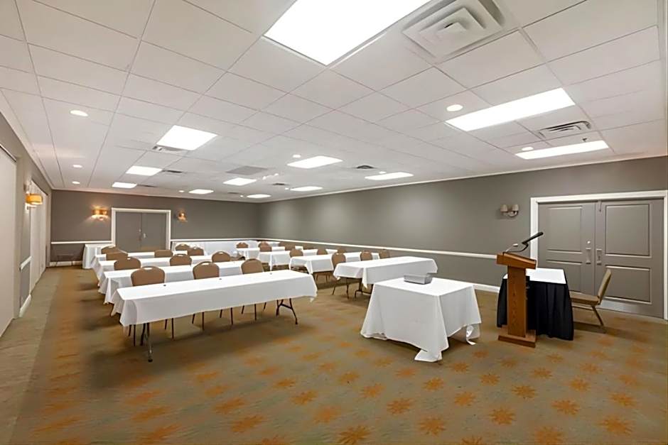 Iberia House & Suites