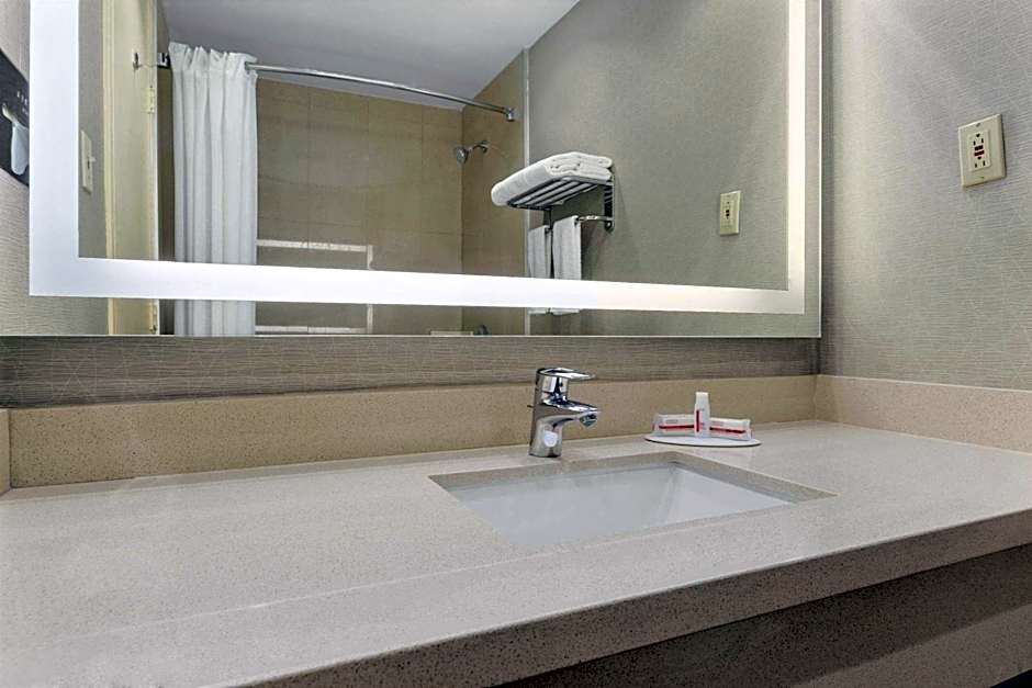 Days Inn by Wyndham Ottawa