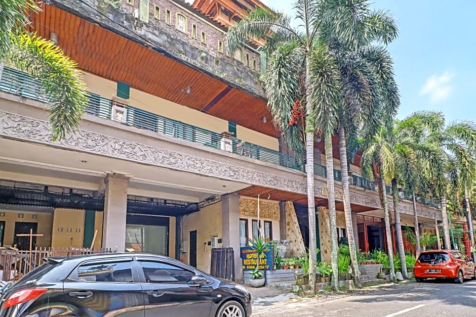 OYO 92439 Hotel Tower Klungkung