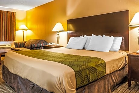 1 King Bed, Nonsmoking