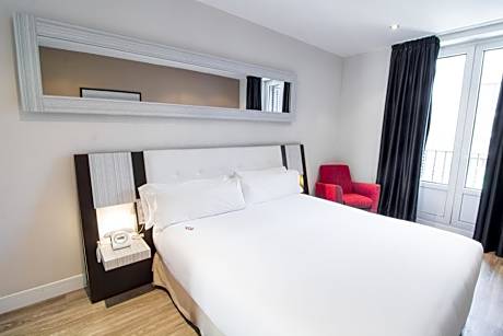 Double or Twin Room (1-2 Adults)