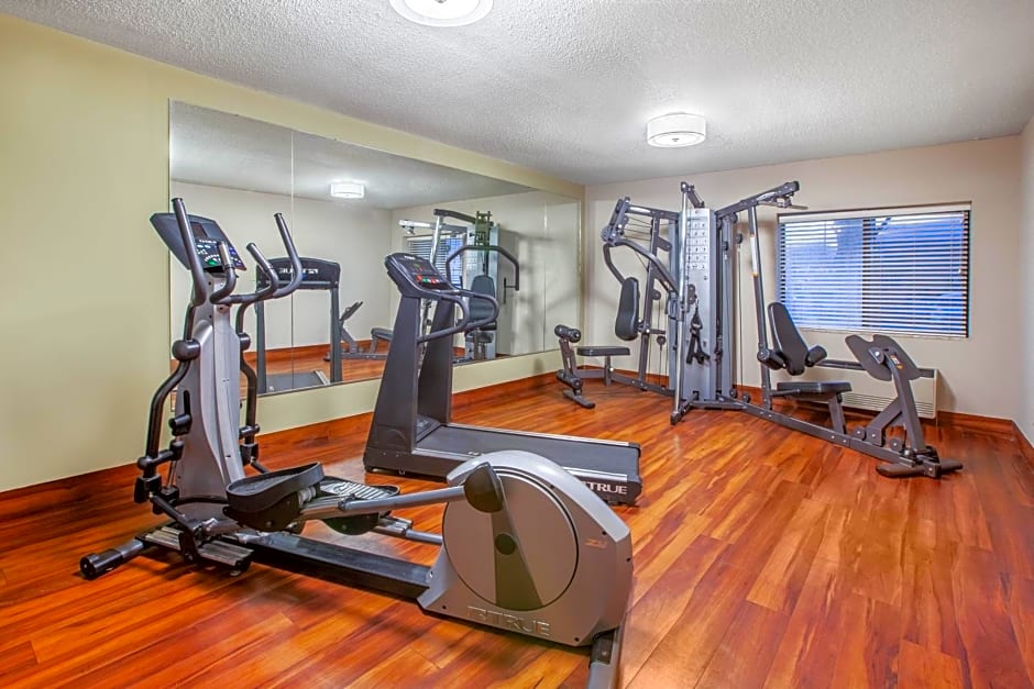 Baymont by Wyndham Grand Rapids Airport