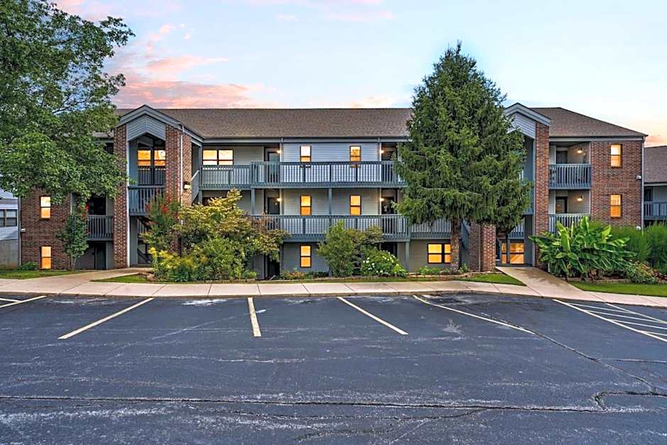 Ozark Mountain Retreat, Family Condo with Resort Amenities