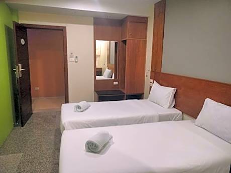 Standard Twin - 2 Single Beds, Non-Smoking