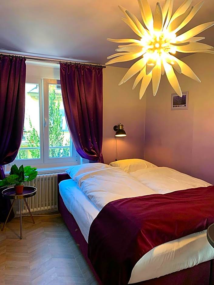 The Henry Self Check-In Guesthouse