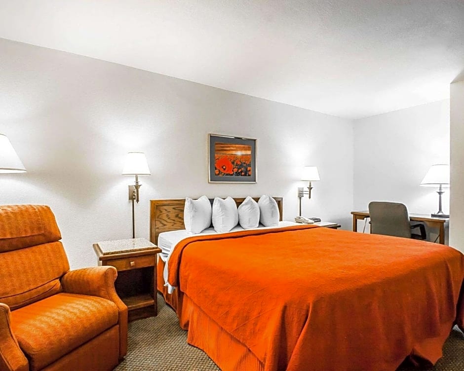 Quality Inn & Suites North Springfield