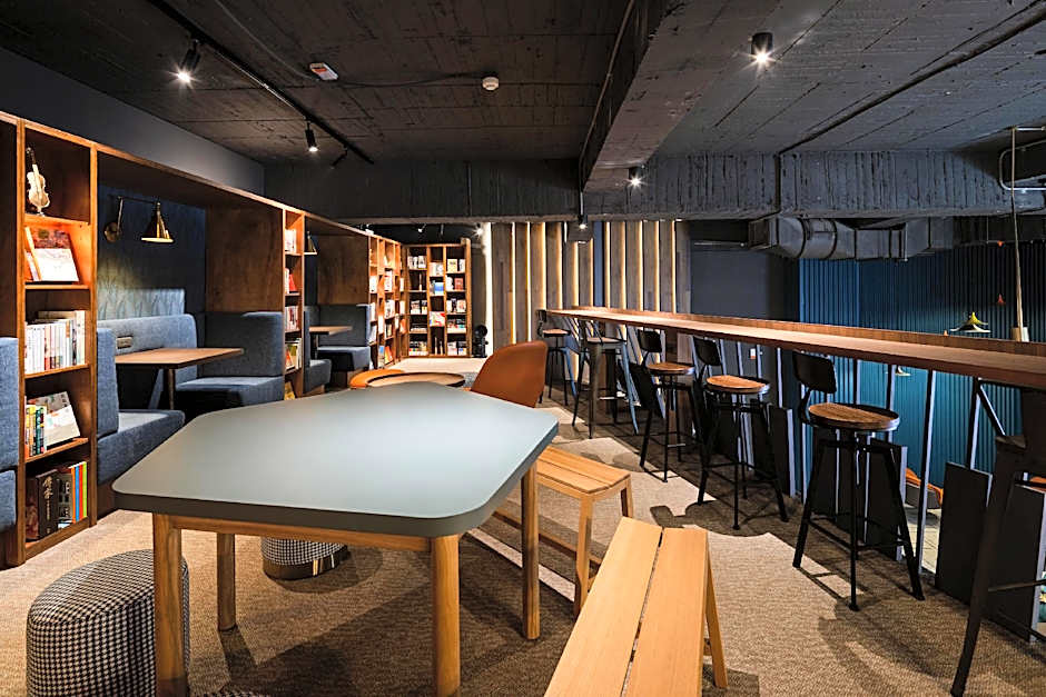 OLAH Poshtel Taichung Station