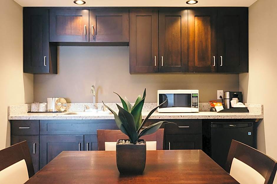 Holiday Inn and Suites East Peoria By IHG