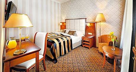 Classic Double Room with View