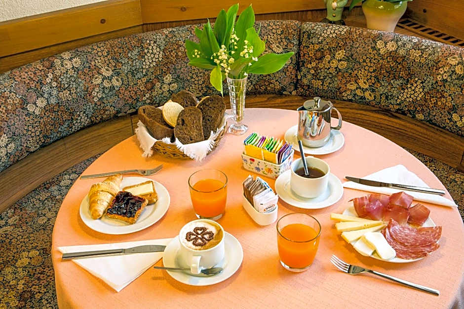 Hotel Garnì Ai Serrai