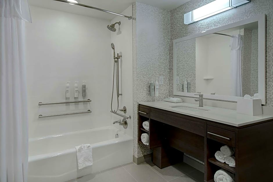 Home2 Suites by Hilton Grand Rapids Airport