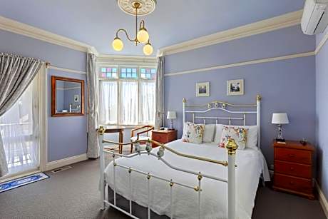 Queen Room with Balcony