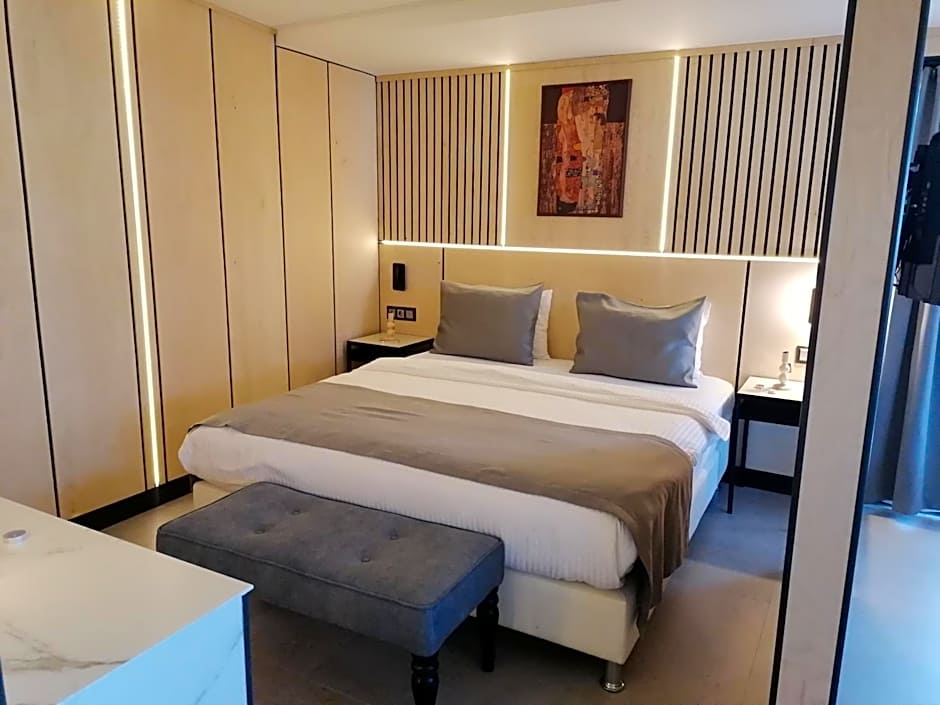 Photo 1 of 10 of Suite, Balcony