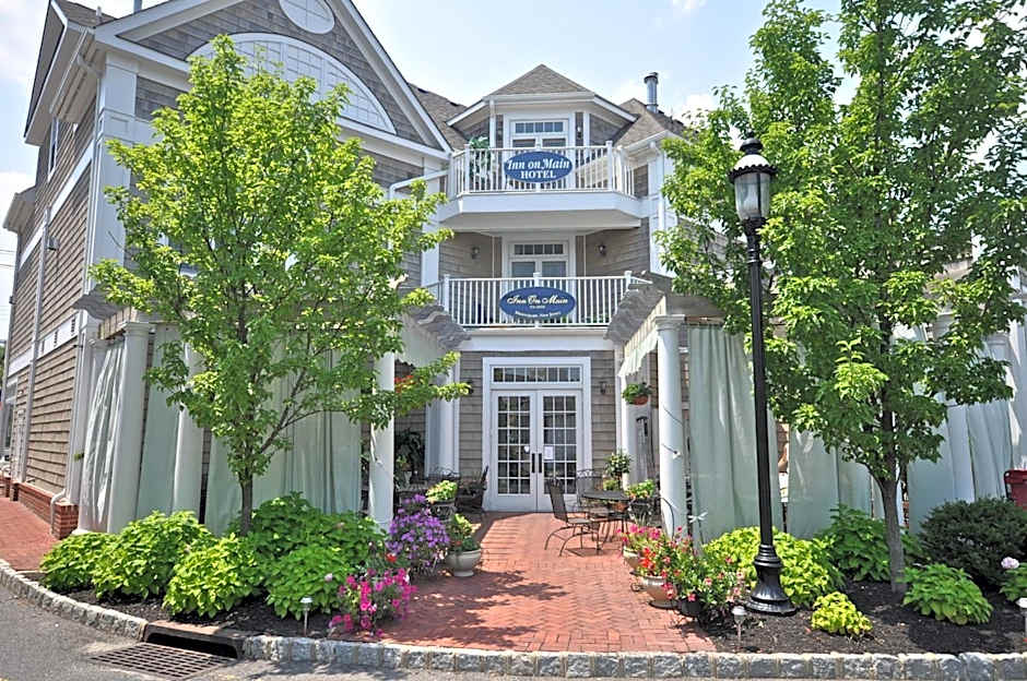 Inn on Main Hotel