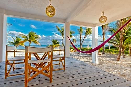 Punta Blanca Beachfront Suites