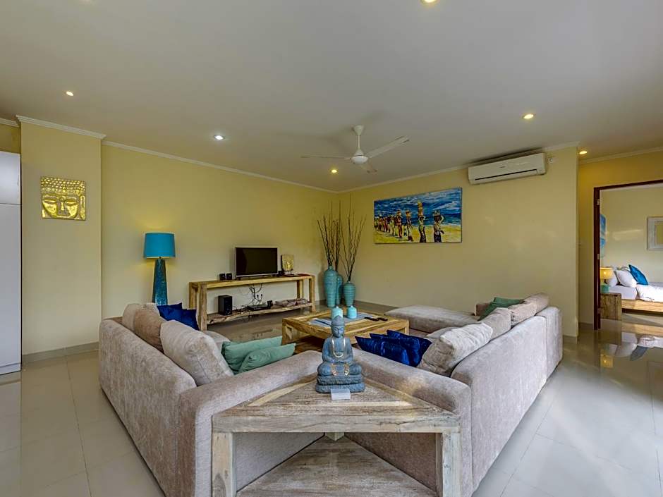 Villa Tepi Sungai