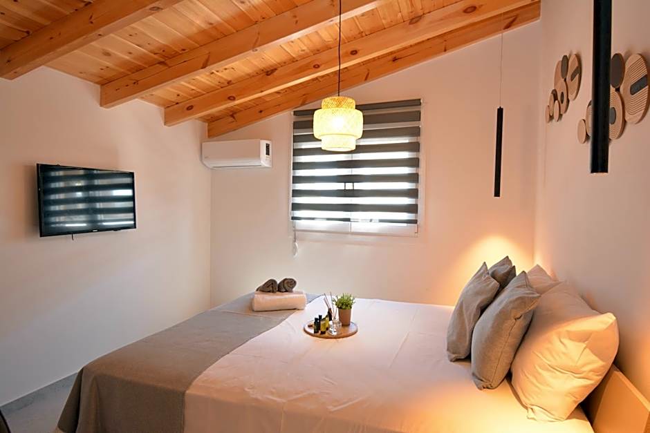 Michalianna Suites "by Checkin"