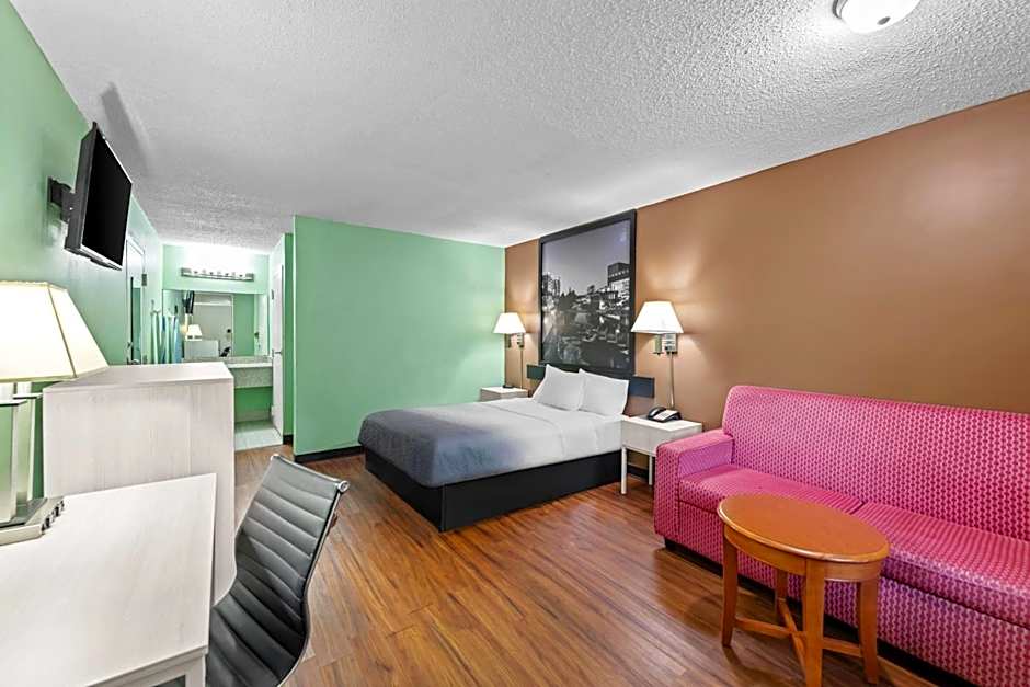 Super 8 by Wyndham Gaffney